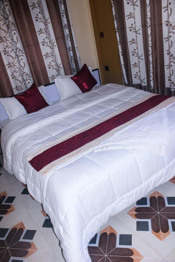 Hotel Flycatcher Sauraha Exterior foto
