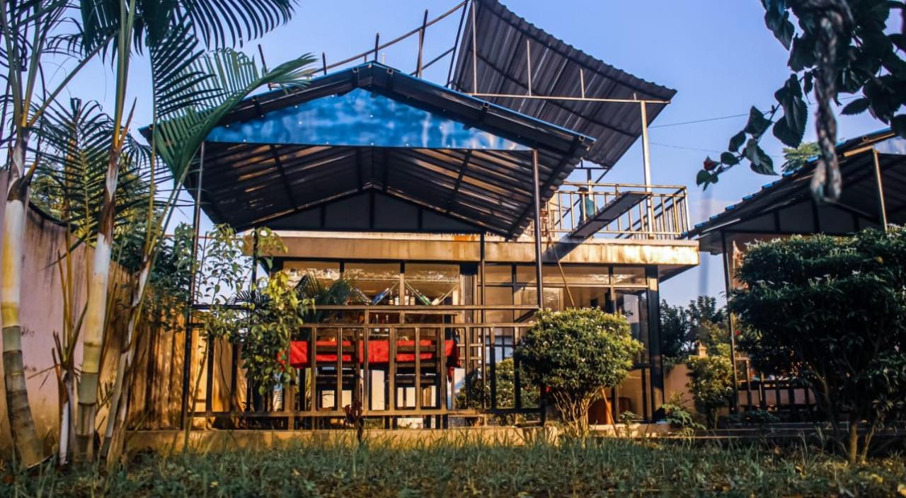 Hotel Flycatcher Sauraha Exterior foto