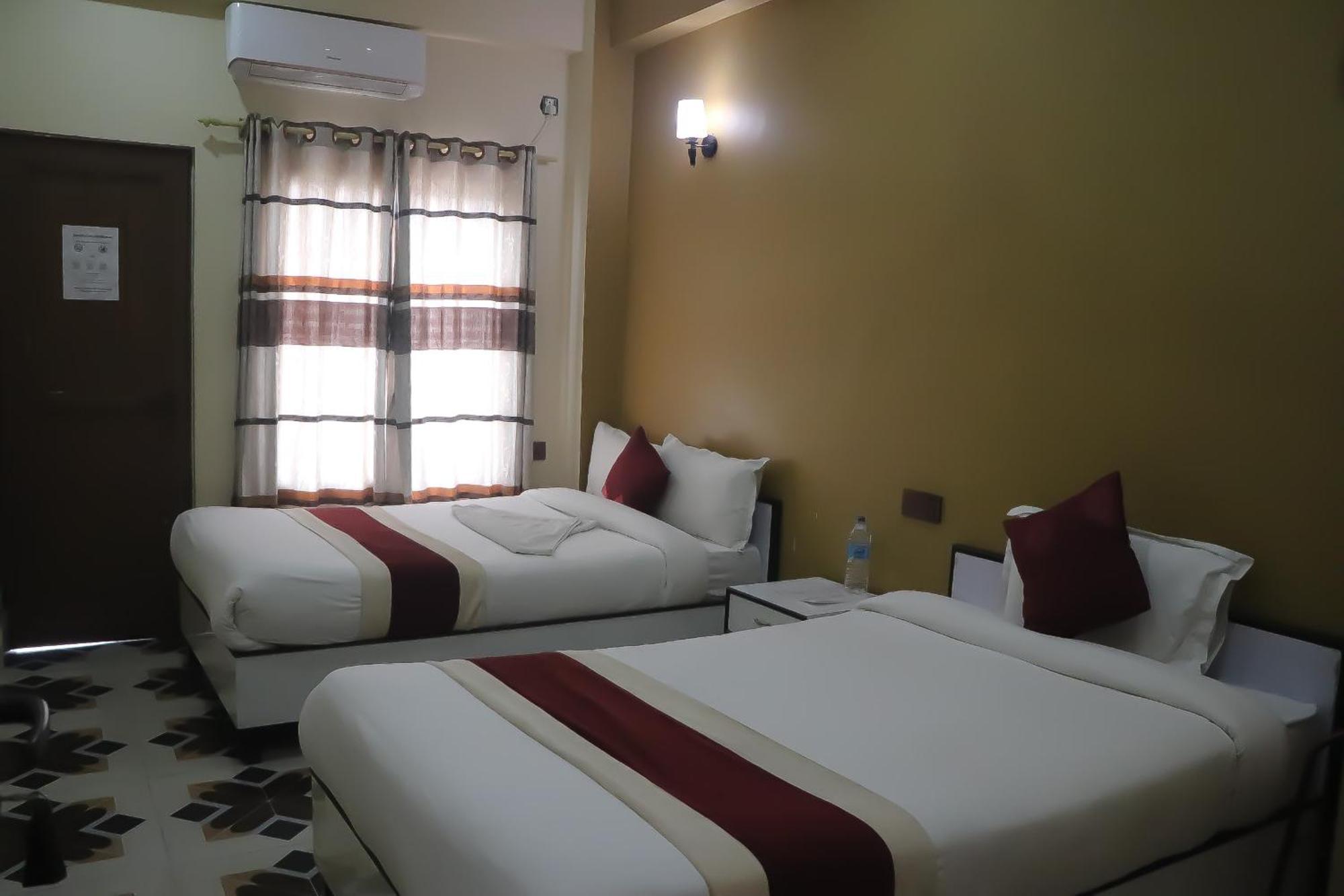Hotel Flycatcher Sauraha Exterior foto